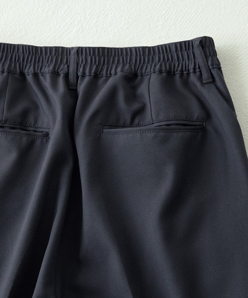 EMMA CLOTHES（エマクローズ）の「TR綾ストレッチ タックワイドストレートダブルスラックスパンツ EMMA CLOTHES（スラックス・メンズ・ダークネイビー/ベージュ系/ブラック・M/L）」の4枚目の写真
