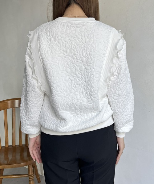 prose verse（プロズヴェール）の「花柄キルティングパールプリーツプルオーバー（スウェット・レディース・ブラック/オフホワイト・ﾌﾘ-）」の5枚目の写真