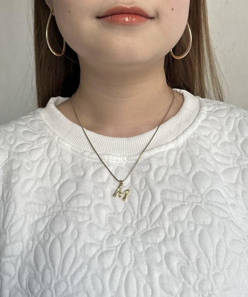 prose verse（プロズヴェール）の「花柄キルティングパールプリーツプルオーバー（スウェット・レディース・ブラック/オフホワイト・ﾌﾘ-）」の6枚目の写真