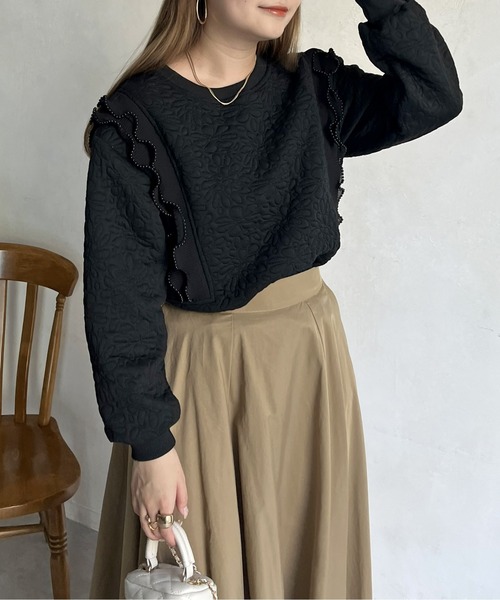 prose verse（プロズヴェール）の「花柄キルティングパールプリーツプルオーバー（スウェット・レディース・ブラック/オフホワイト・ﾌﾘ-）」の9枚目の写真