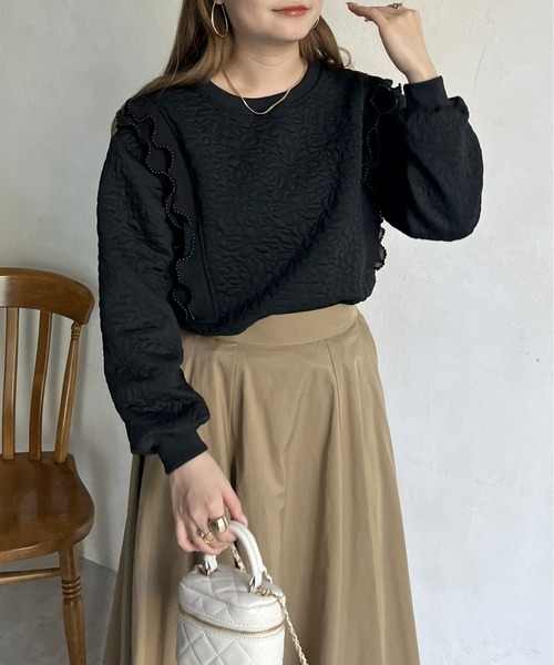 prose verse（プロズヴェール）の「花柄キルティングパールプリーツプルオーバー（スウェット・レディース・ブラック/オフホワイト・ﾌﾘ-）」の11枚目の写真