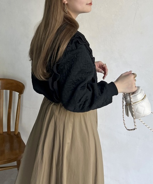 prose verse（プロズヴェール）の「花柄キルティングパールプリーツプルオーバー（スウェット・レディース・ブラック/オフホワイト・ﾌﾘ-）」の12枚目の写真