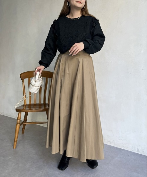 prose verse（プロズヴェール）の「花柄キルティングパールプリーツプルオーバー（スウェット・レディース・ブラック/オフホワイト・ﾌﾘ-）」の15枚目の写真