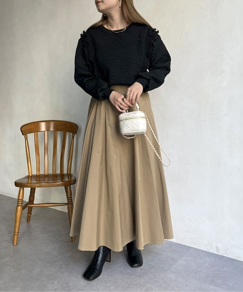 prose verse（プロズヴェール）の「花柄キルティングパールプリーツプルオーバー（スウェット・レディース・ブラック/オフホワイト・ﾌﾘ-）」の17枚目の写真