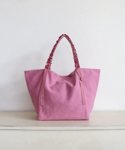 T・S・L（ティーエスエル）の「細ハンドルフリルトートバッグ（トートバッグ・レディース・チャコールグレー/グリーン/アイボリー/ピンク・FREE）」の4枚目の写真