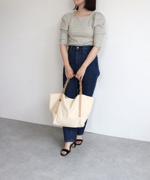 T・S・L（ティーエスエル）の「細ハンドルフリルトートバッグ（トートバッグ・レディース・チャコールグレー/グリーン/アイボリー/ピンク・FREE）」の7枚目の写真