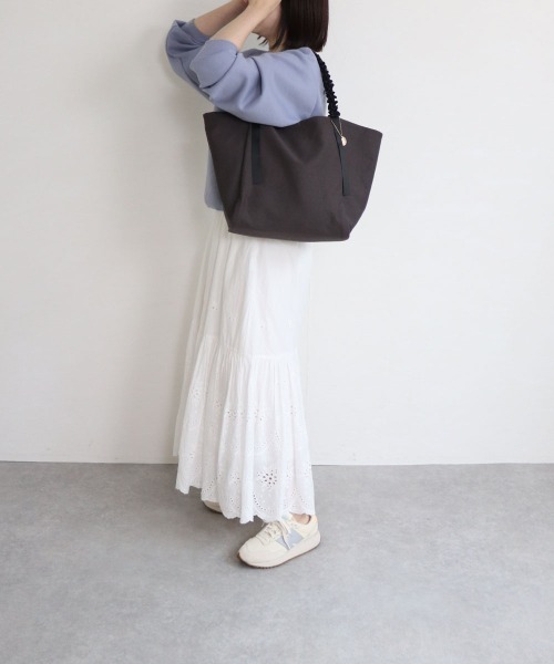 T・S・L（ティーエスエル）の「細ハンドルフリルトートバッグ（トートバッグ・レディース・チャコールグレー/グリーン/アイボリー/ピンク・FREE）」の9枚目の写真