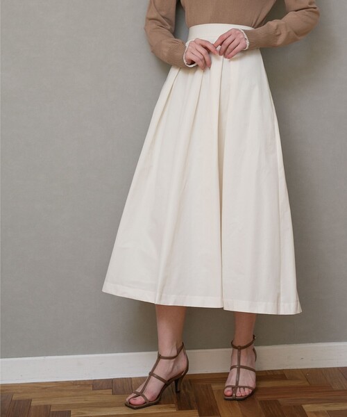 OPAQUE.CLIP(オペークドットクリップ)の「◆アシンメトリー タックフレアスカート【UVケア】(スカート・レディース・ホワイト系/ブラック/キャメル・40/38/36)」の4枚目の写真