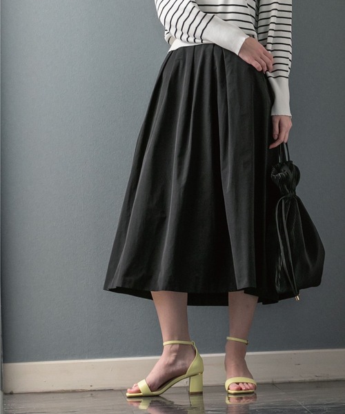 OPAQUE.CLIP(オペークドットクリップ)の「◆アシンメトリー タックフレアスカート【UVケア】(スカート・レディース・ホワイト系/ブラック/キャメル・40/38/36)」の3枚目の写真