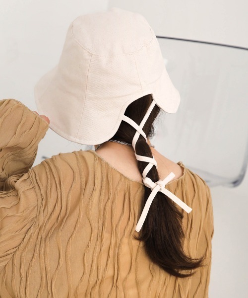 Bab（バブ）の「バックリボンワイドバケットハット（ハット・レディース・オフホワイト/ベージュ/ブラック・ONESIZE）」の2枚目の写真