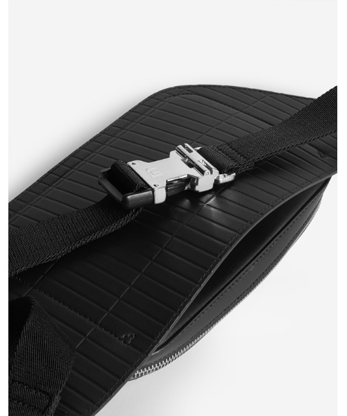 dunhill(ダンヒル)の「ローラガス ベルトバッグ / ROLLAGAS BELT BAG(ボディバッグ/ウエストポーチ・メンズ・ブラック・ONE SIZE)」の6枚目の写真