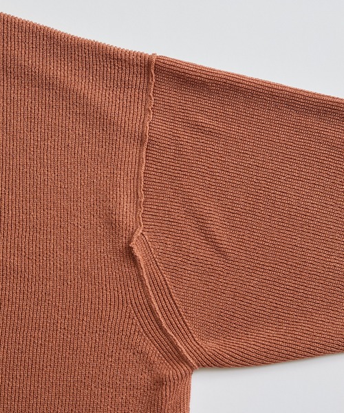 ADAM ET ROPE'(アダムエロペ)の「エクストラドライタッチ クルーネック オーバーサイズ カーディガン(カーディガン/ボレロ・メンズ・ブラック/ブラウン/グリーン系その他・M/L)」の11枚目の写真