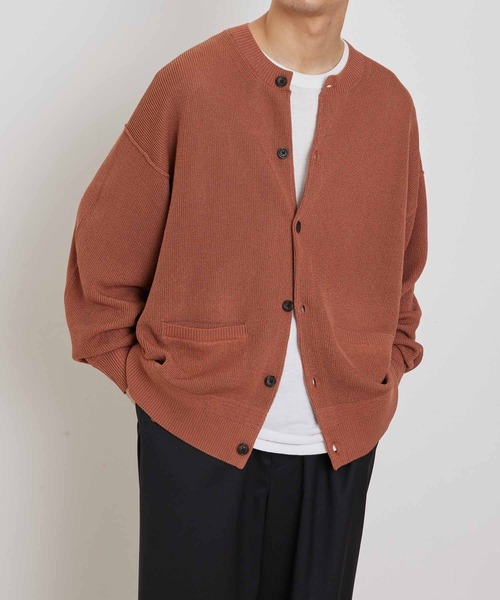 ADAM ET ROPE'(アダムエロペ)の「エクストラドライタッチ クルーネック オーバーサイズ カーディガン(カーディガン/ボレロ・メンズ・ブラック/ブラウン/グリーン系その他・M/L)」の12枚目の写真