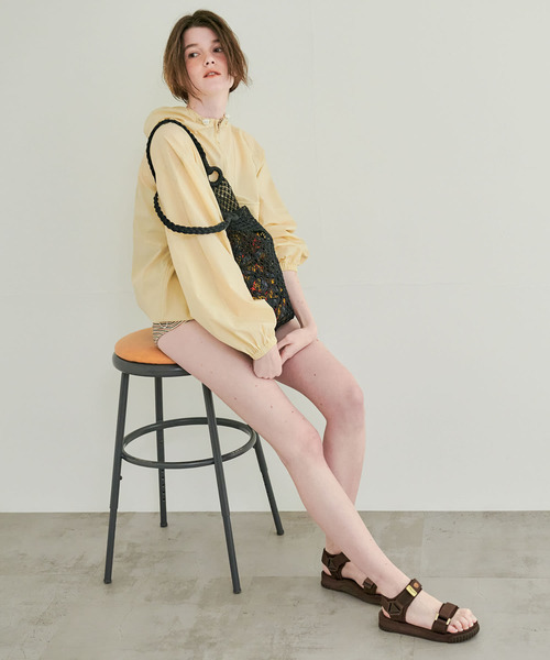 SHAKA(シャカ)の「『別注』SHAKA×URBAN RESEARCH NEOBUNGY(サンダル・レディース・ブラック/ダークブラウン・5/6)」の3枚目の写真