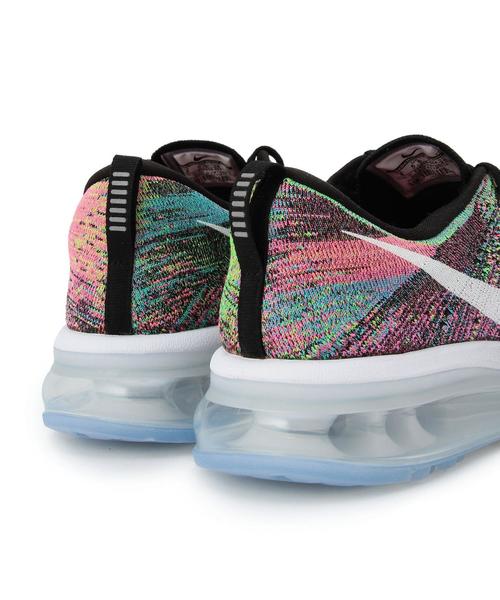 NIKE（ナイキ）の「NIKE（ナイキ） ウィメンズフライニットマックス（スニーカー・レディース・その他1/ホワイト・25cm/24.5cm/23.5cm/23cm/24cm）」の8枚目の写真