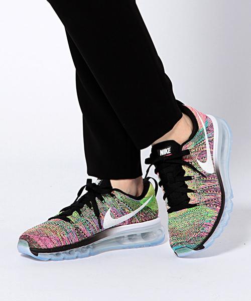 NIKE（ナイキ）の「NIKE（ナイキ） ウィメンズフライニットマックス（スニーカー・レディース・その他1/ホワイト・25cm/24.5cm/23.5cm/23cm/24cm）」の9枚目の写真