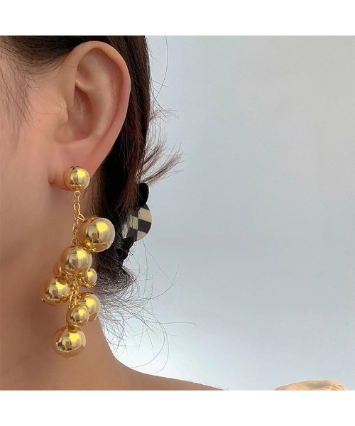 LYEON（リヨン）の「ボールチェーンピアス（ピアス（両耳用）・レディース・ゴールド/シルバー・FREE）」の2枚目の写真