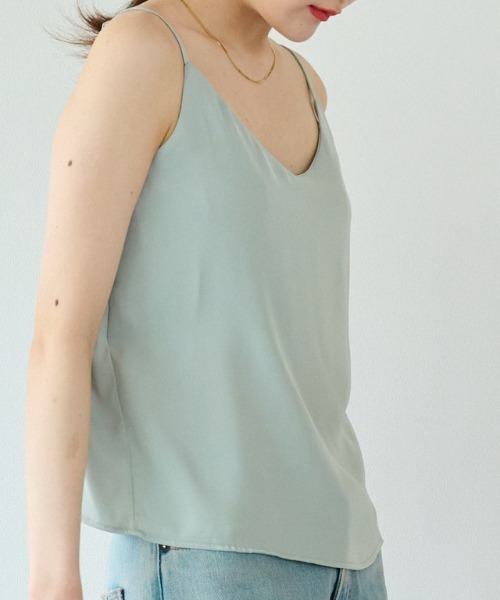 ECRIRE（エクリール）の「上品なツヤ感。ベーシックサテンキャミソール（キャミソール・レディース・ホワイト/ライトグリーン/ベージュ/ブラック/グレー・フリー）」の16枚目の写真