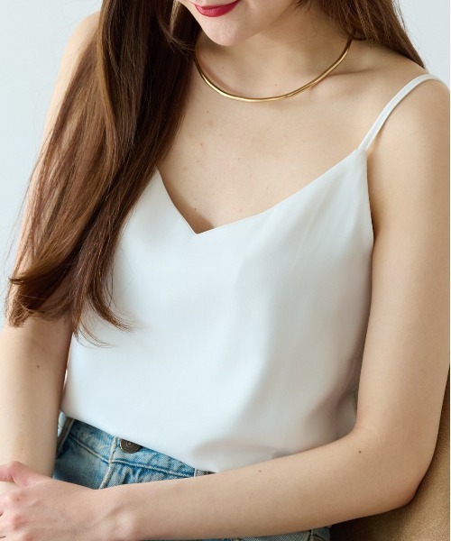 ECRIRE（エクリール）の「上品なツヤ感。ベーシックサテンキャミソール（キャミソール・レディース・ホワイト/ライトグリーン/ベージュ/ブラック/グレー・フリー）」の7枚目の写真