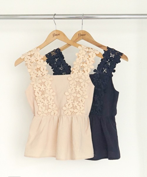 flower（フラワー）の「ブーケビスチェ（キャミソール・レディース・ベージュ/ネイビー・FREE）」の17枚目の写真