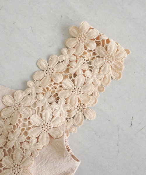 flower（フラワー）の「ブーケビスチェ（キャミソール・レディース・ベージュ/ネイビー・FREE）」の22枚目の写真