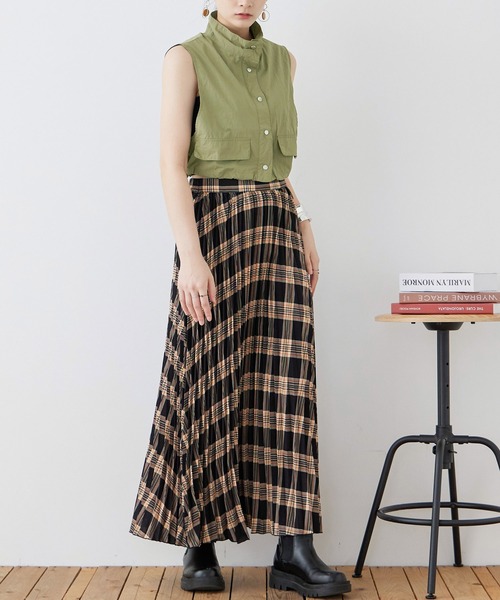 Fashion Letter(ファッションレター)の「タフタ クロップド ミリタリーベスト(ベスト・レディース・オフホワイト/ブラック/カーキ・M)」の16枚目の写真
