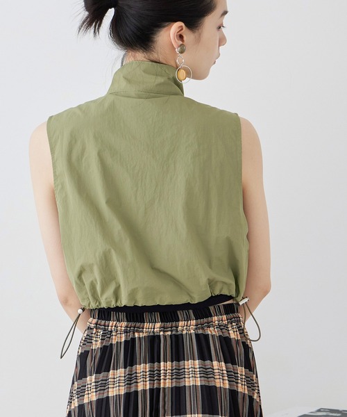 Fashion Letter(ファッションレター)の「タフタ クロップド ミリタリーベスト(ベスト・レディース・オフホワイト/ブラック/カーキ・M)」の20枚目の写真