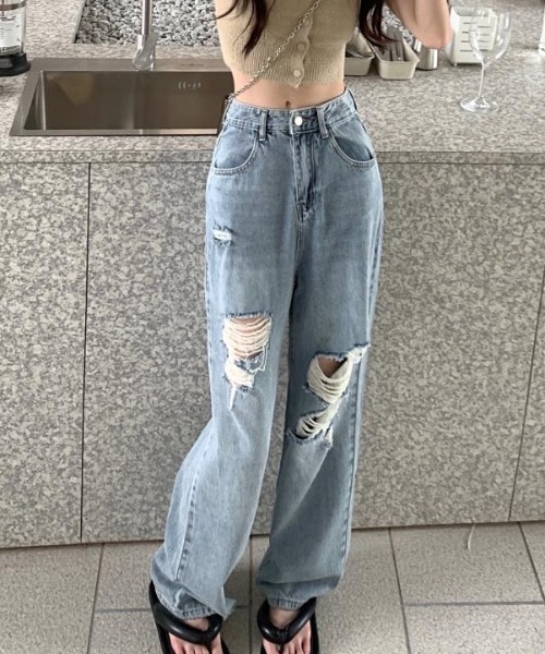 Achic(アシック)の「ダメージデニムパンツ(デニムパンツ・レディース・サックスブルー/ブルー・S/M)」の3枚目の写真