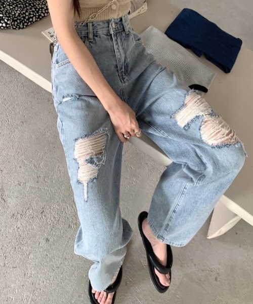 Achic(アシック)の「ダメージデニムパンツ(デニムパンツ・レディース・サックスブルー/ブルー・S/M)」の7枚目の写真