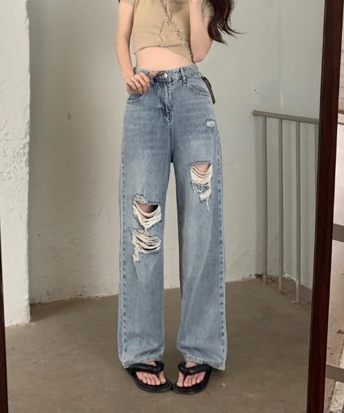 Achic(アシック)の「ダメージデニムパンツ(デニムパンツ・レディース・サックスブルー/ブルー・S/M)」の13枚目の写真