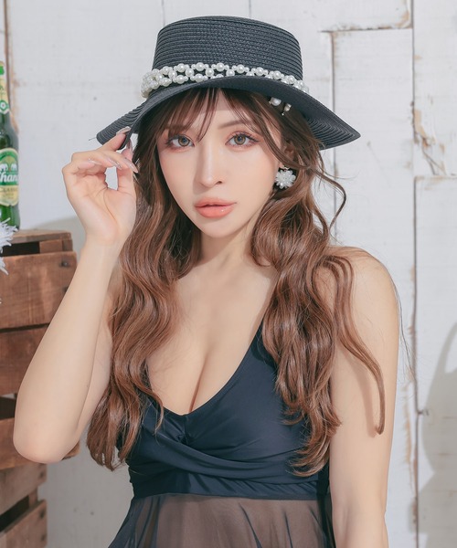 Tika（ティカ）の「麦わら帽子 レディース 水着小物 パール付き ストローハット（スイムグッズ・レディース・ブラック/ベージュ/ホワイト・FREE）」の2枚目の写真