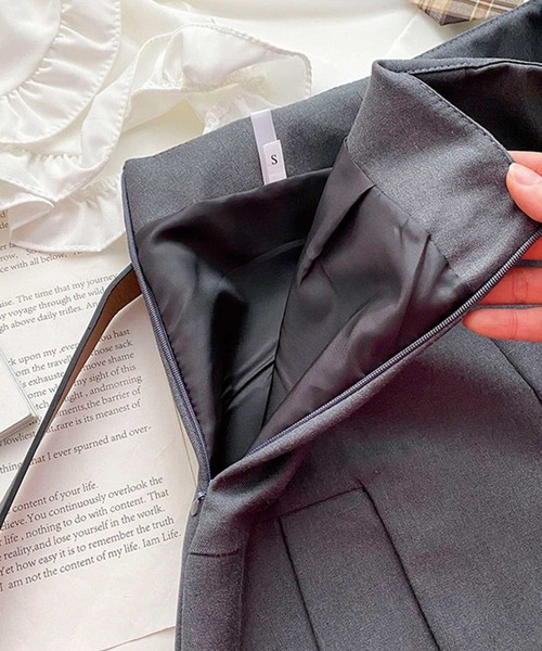 SPIGA（スピーガ）の「ﾍﾞﾙﾄ付裾ﾌﾟﾘｰﾂﾐﾆｽｶｰﾄ（スカート・レディース・グレー/ブラック・MEDIUM/SMALL）」の11枚目の写真