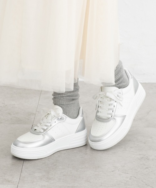 Honeys（ハニーズ）の「ローカット厚底スニーカー（スニーカー・レディース・ホワイト/ホワイト×グレー/ホワイト系その他/ホワイト×ブラック/ブラック/ホワイト×シルバー/キャメル・S/LL/L/M）」の20枚目の写真