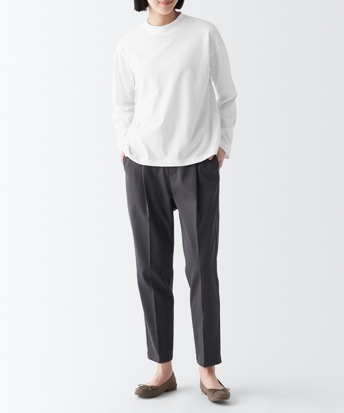 無印良品（ムジルシリョウヒン）の「天竺編みクルーネック長袖Ｔシャツ（Tシャツ/カットソー・レディース・スモーキーグリーン系/ブラック/イエロー系3/ホワイト/レンガ/ライトブルー・XS/XL/XXL/M/L/S）」の7枚目の写真