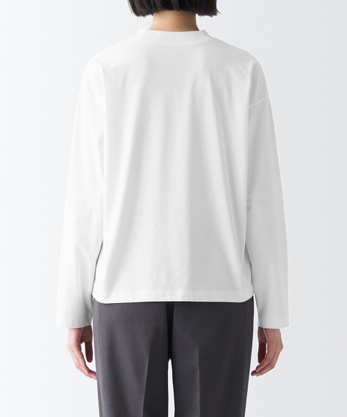 無印良品（ムジルシリョウヒン）の「天竺編みクルーネック長袖Ｔシャツ（Tシャツ/カットソー・レディース・スモーキーグリーン系/ブラック/イエロー系3/ホワイト/レンガ/ライトブルー・XS/XL/XXL/M/L/S）」の9枚目の写真