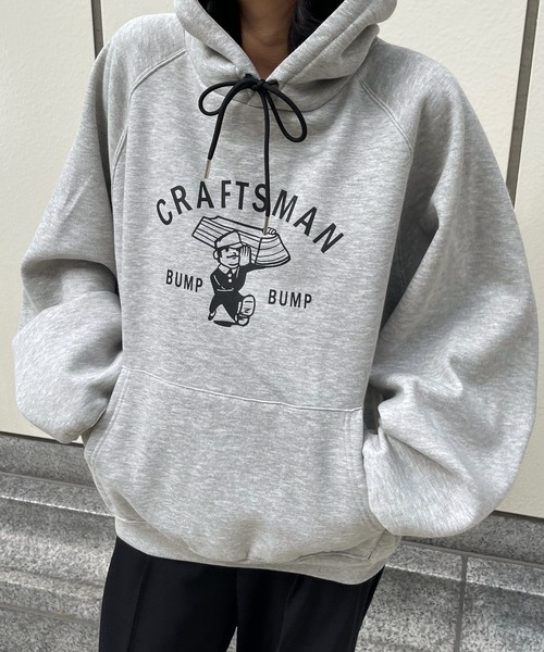 Chillfar(チルファー)の「紐カラーグラフィックパーカー(パーカー・レディース・グリーン/オートミール/杢グレー/チャコール/ホワイト/ベージュ/ネイビー・FREE)」の8枚目の写真