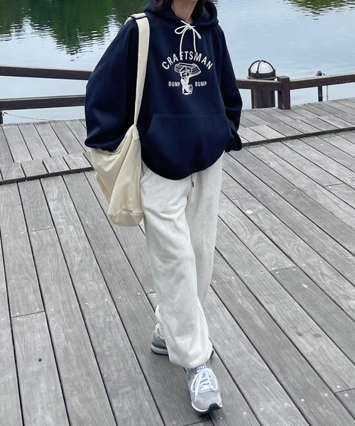 Chillfar(チルファー)の「紐カラーグラフィックパーカー(パーカー・レディース・グリーン/オートミール/杢グレー/チャコール/ホワイト/ベージュ/ネイビー・FREE)」の20枚目の写真