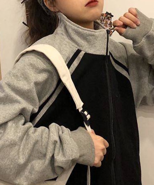 gossip!ロサンゼルス(ゴシップロサンゼルス)の「YUGA ベースボールジャケット カーディガン(スタジャン・レディース・グレー/ブラック・FREE)」の4枚目の写真