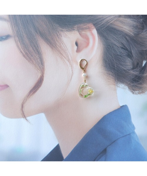 tone（トーン）の「【R】ボタニカルクリアハートピアス(MA)（ピアス（両耳用）・レディース・ブルー・FREE）」の4枚目の写真