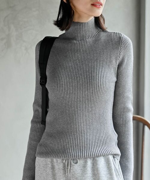 rps（アールピーエス）の「ハイネックリブニットプルオーバー（ニット/セーター・レディース・ベージュ系その他/ダークグリーン/アイボリー/グレイッシュブルー/ピンク/ブラック/杢グレー/ブラック系その他2/ホワイト系その他4・M/L）」の5枚目の写真