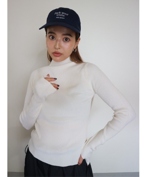 TRUNC（トランクエイティーエイト）の「Finger Hole Rib Turtleneck（ニット/セーター・レディース・ブラック/アイボリー/ブルー・FREE）」の14枚目の写真