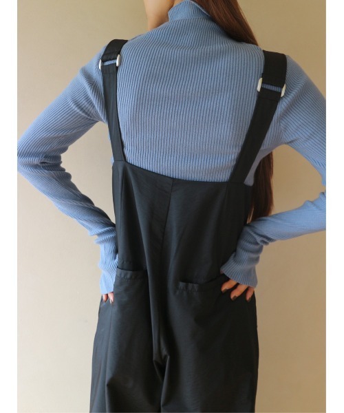 TRUNC（トランクエイティーエイト）の「Finger Hole Rib Turtleneck（ニット/セーター・レディース・ブラック/アイボリー/ブルー・FREE）」の17枚目の写真