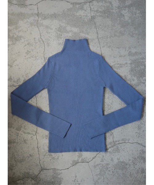 TRUNC（トランクエイティーエイト）の「Finger Hole Rib Turtleneck（ニット/セーター・レディース・ブラック/アイボリー/ブルー・FREE）」の8枚目の写真