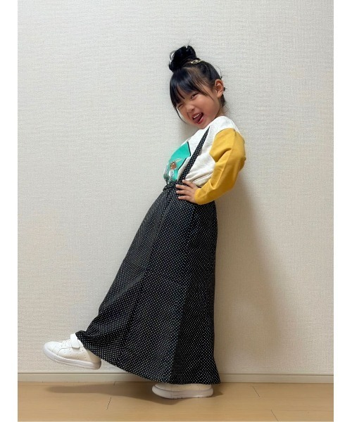 Right-on（ライトオン）の「【トムとジェリー】プリントスウェット（スウェット・キッズ・イエロー/オフホワイト/ブラック/ブルー・130/120/140/110/150）」の21枚目の写真