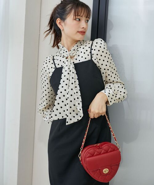 MAJESTIC LEGON(マジェスティックレゴン)の「ハートキルティングバッグ(ショルダーバッグ・レディース・ブラック/シルバー/レッド・FREE)」の4枚目の写真