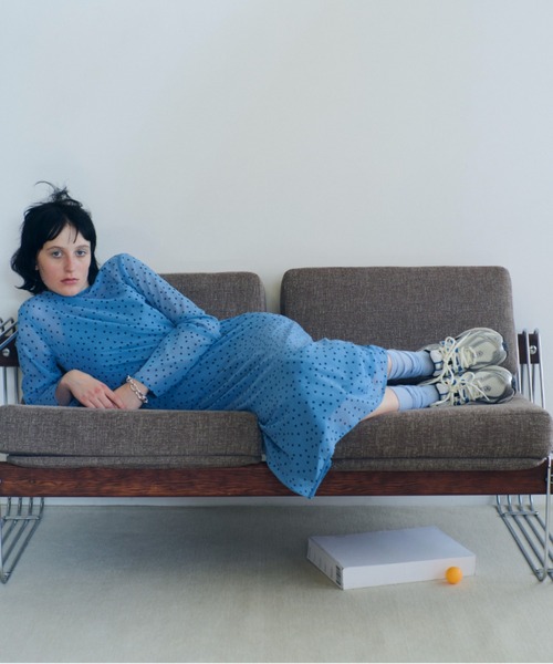 emmi（エミ）の「【emmi atelier】シアーハイソックス（ソックス/靴下・レディース・パープル/ライトブルー/グレー・FREE）」の5枚目の写真