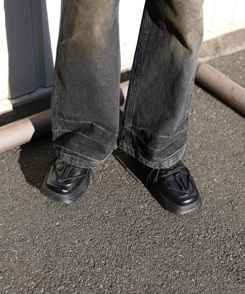 shoes365(シューズスリーシックスファイヴ)の「【shoes365】個性装飾靴紐 スクエアトゥ厚底スニーカー(スニーカー・メンズ・ブラック・24.5cm/26.5cm/25.0cm/27.0cm/25.5cm/26.0cm)」の4枚目の写真