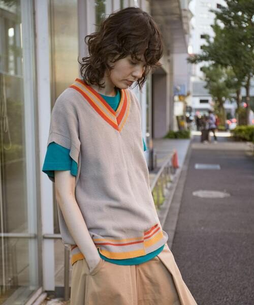 FRAPBOIS(フラボア)の「ニットベスト(ベスト・レディース・ブラック/ベージュ・2/1)」の16枚目の写真