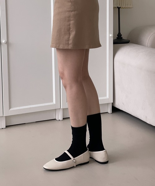 by muni:r（バイ ムニール）の「ラウンドメリージェーンフラットシューズ（バレエシューズ・レディース・シルバー/アイボリー/ブラック/ブラウン・23.0cm/23.5cm/24.0cm/24.5cm/25.0cm）」の5枚目の写真