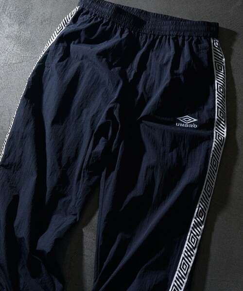 UMBRO（アンブロ）の「UMBRO/アンブロ 別注 Nylon Pant/ナイロン パンツ（その他パンツ・メンズ・ブラック/ネイビー・MEDIUM/LARGE/X-LARGE）」の15枚目の写真